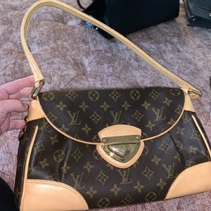 Louis Vuitton Monogram Beverly MM shoulder bag